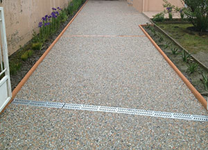 Hormigón dezactivado en Badajoz pavimento entrada de garaje