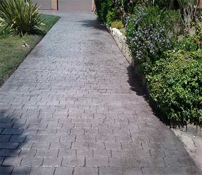 Hormigón Impreso Badajoz rampa de garaje imitación adoquín